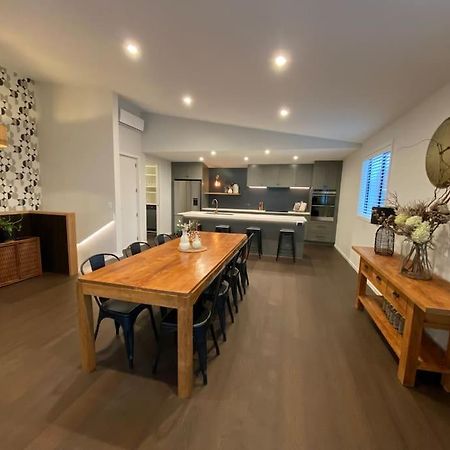 Вилла Luxury Escape In Cbd - Walking Distance To Town Тауранга Экстерьер фото