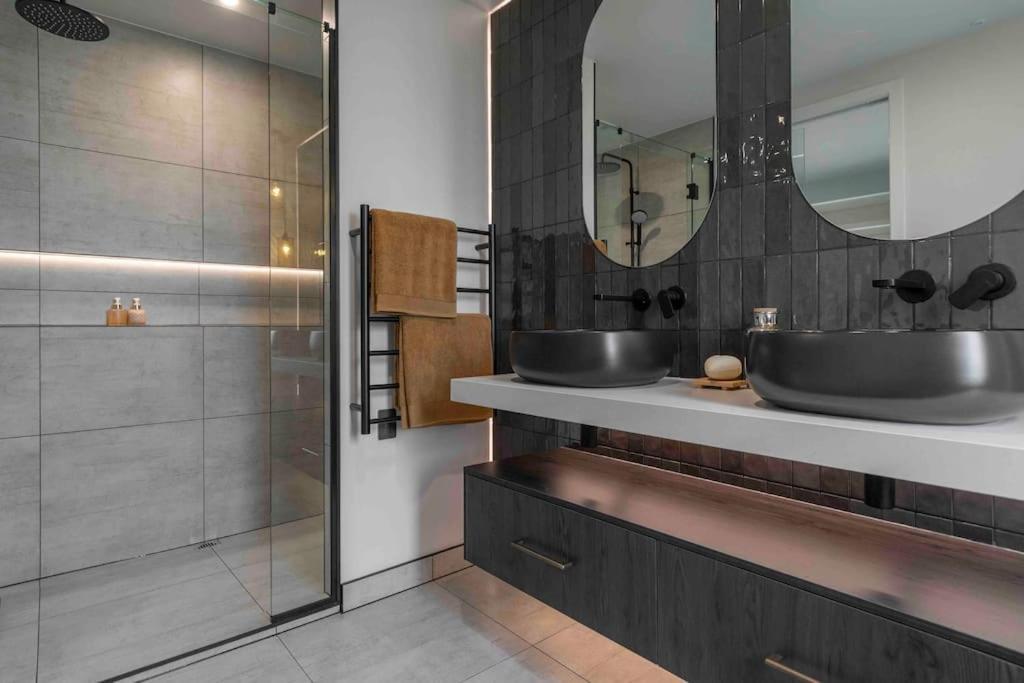 Вилла Luxury Escape In Cbd - Walking Distance To Town Тауранга Экстерьер фото